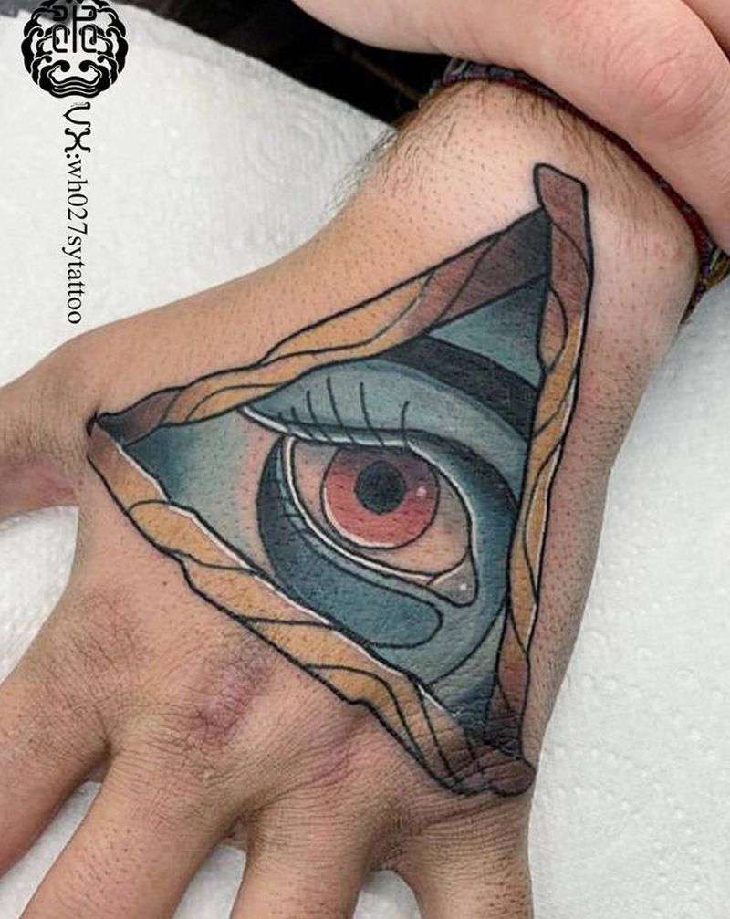 上帝之眼纹身图片_手部New School上帝之眼眼睛三角纹身图案