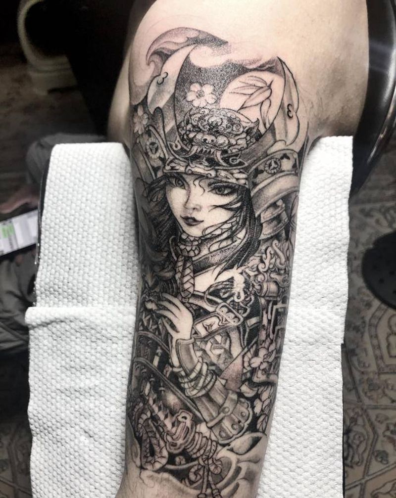 女武士未完纹身图片_手臂纹身图案