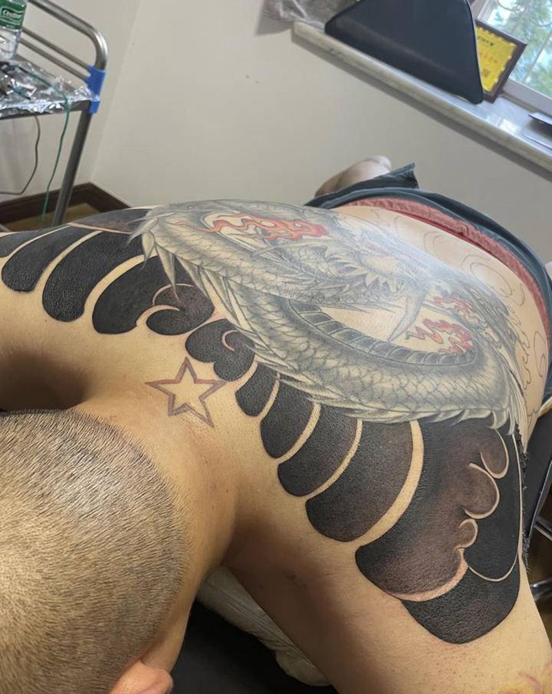 添加背景纹身图片_老传统纹身图案