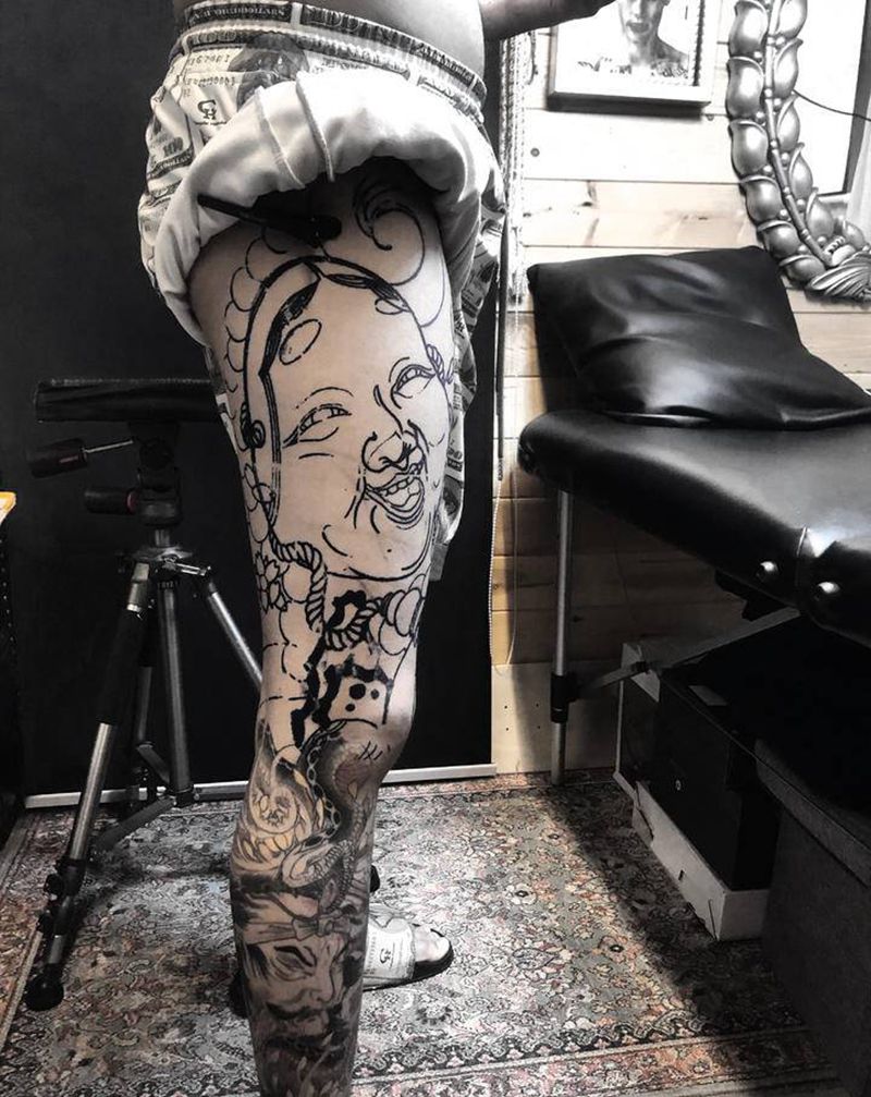 包花腿进行中，纹身图片_腿部纹身图案