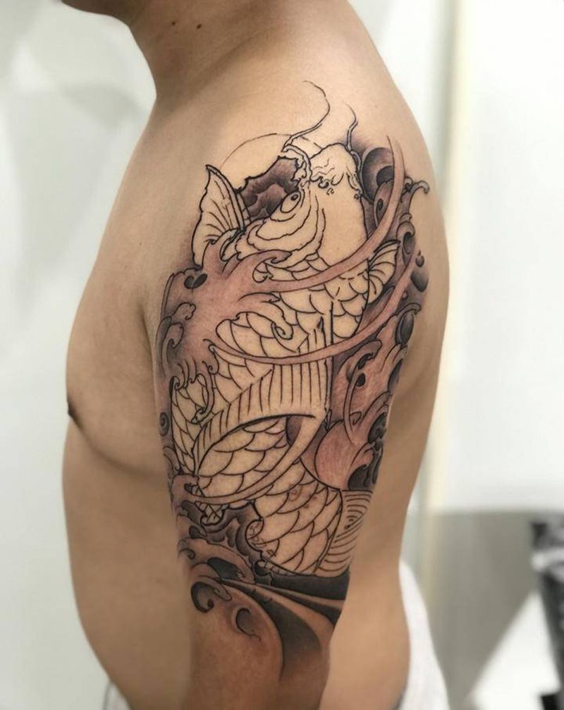 今日作品更新#进度中…明天继续纹身图片_新传统锦鲤纹身图案