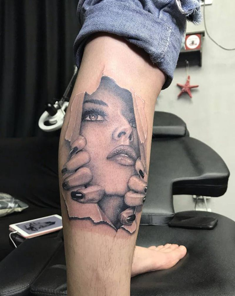 3D美女纹身图片_脚部欧美写实纹身图案