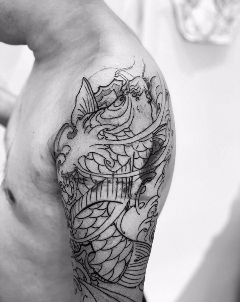 今日作品更新#遮盖#大臂锦鲤#纹身图片_手臂锦鲤纹身图案