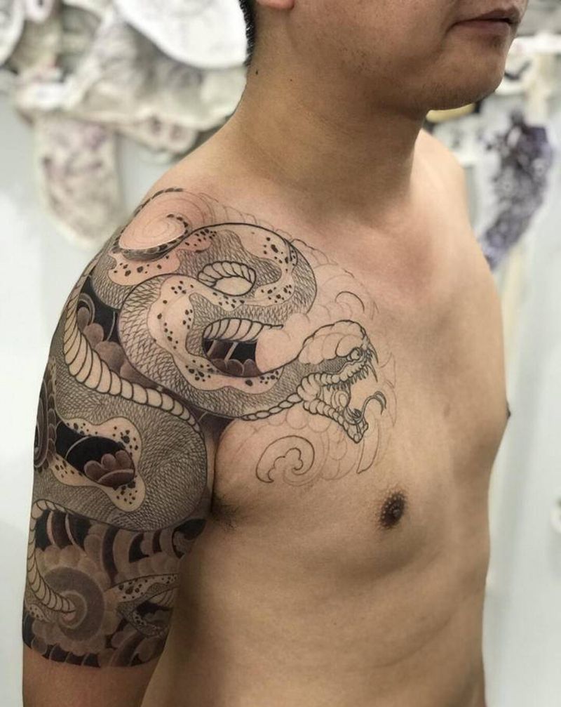 今日作品更新#半胛进度中#纹身图片_手臂老传统纹身图案