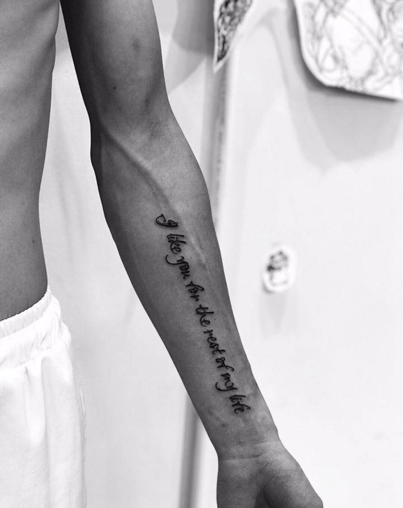 #今工# #英文字母一枚#纹身图片_手臂纹身图案