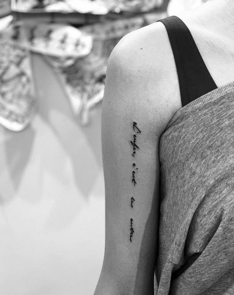 今日作品更新#花体字母纹身#纹身图片_手臂花体字纹身图案