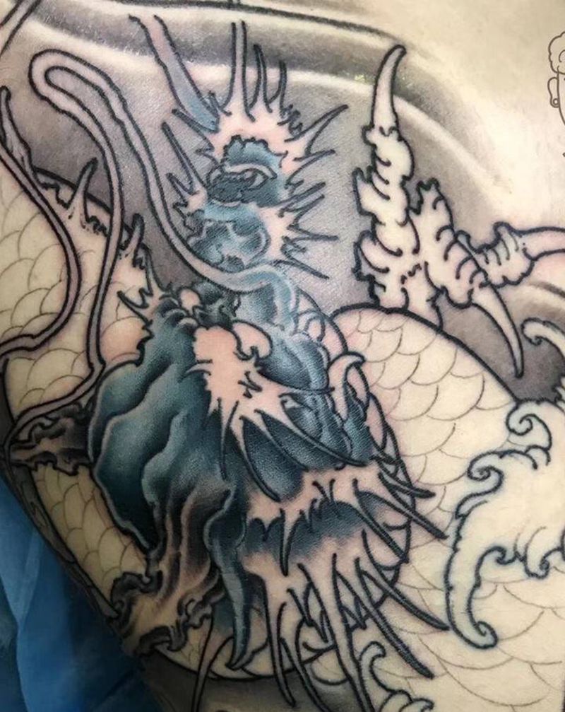 新传统龙未完成纹身图片_胸部新传统龙 肚子纹身图案