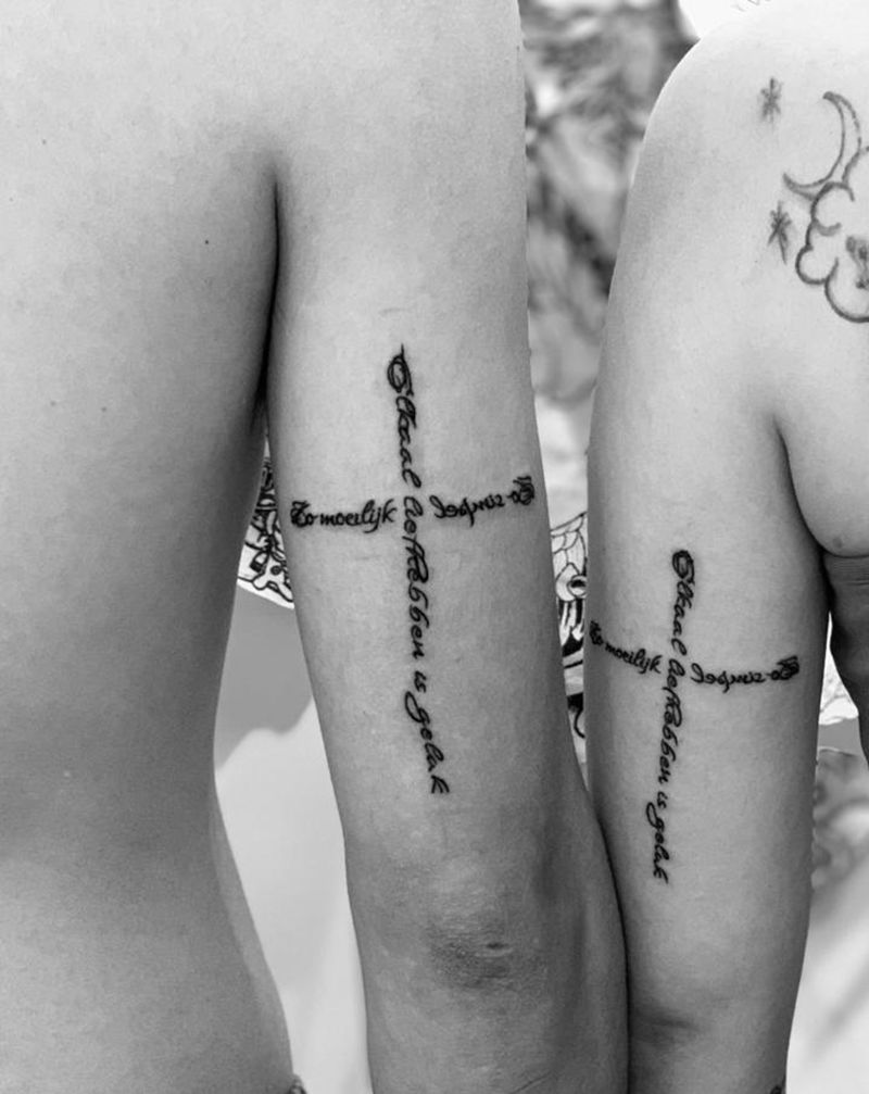 今日作品更新#情侣刺青#纹身图片_手臂花体字情侣纹身图案