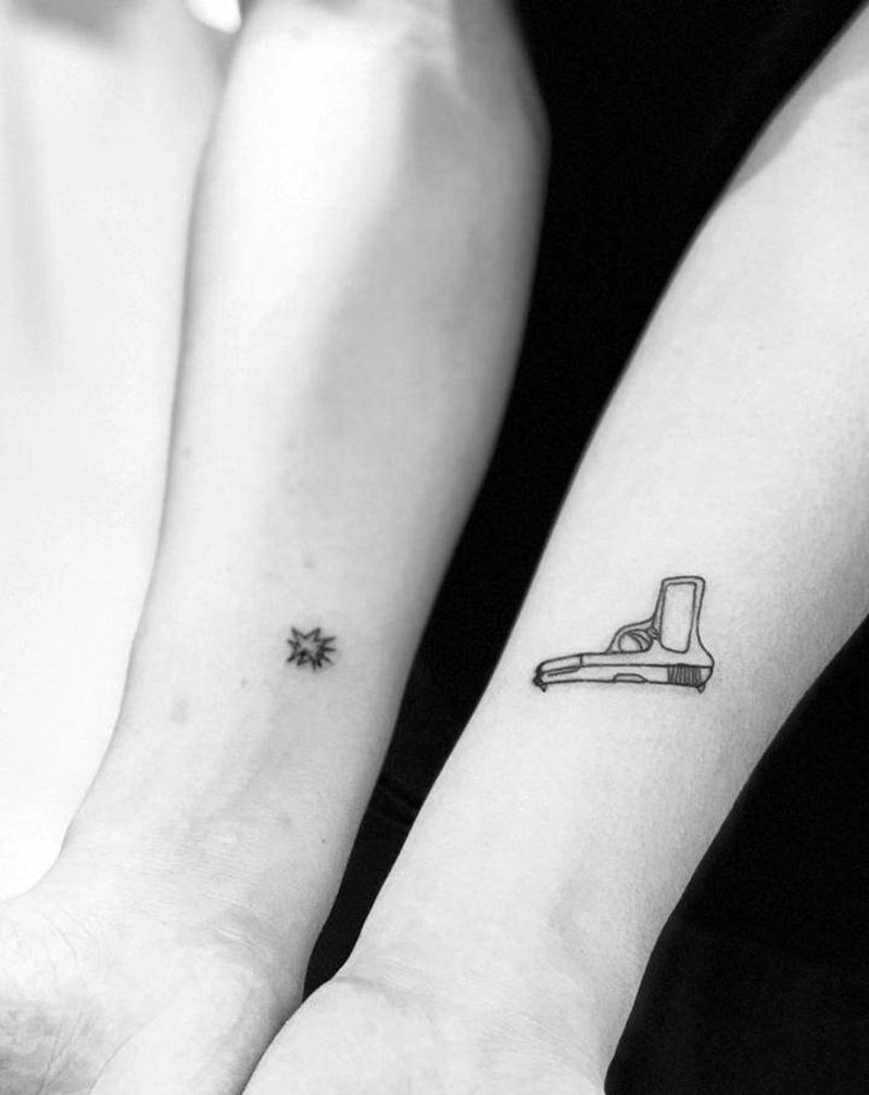 #今日作品更新# #手枪# #纹身图片_手部几何手枪纹身图案