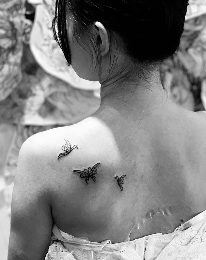 【今日作品更新】 #小蝴蝶#纹身图片_肩部几何蝴蝶纹身图案