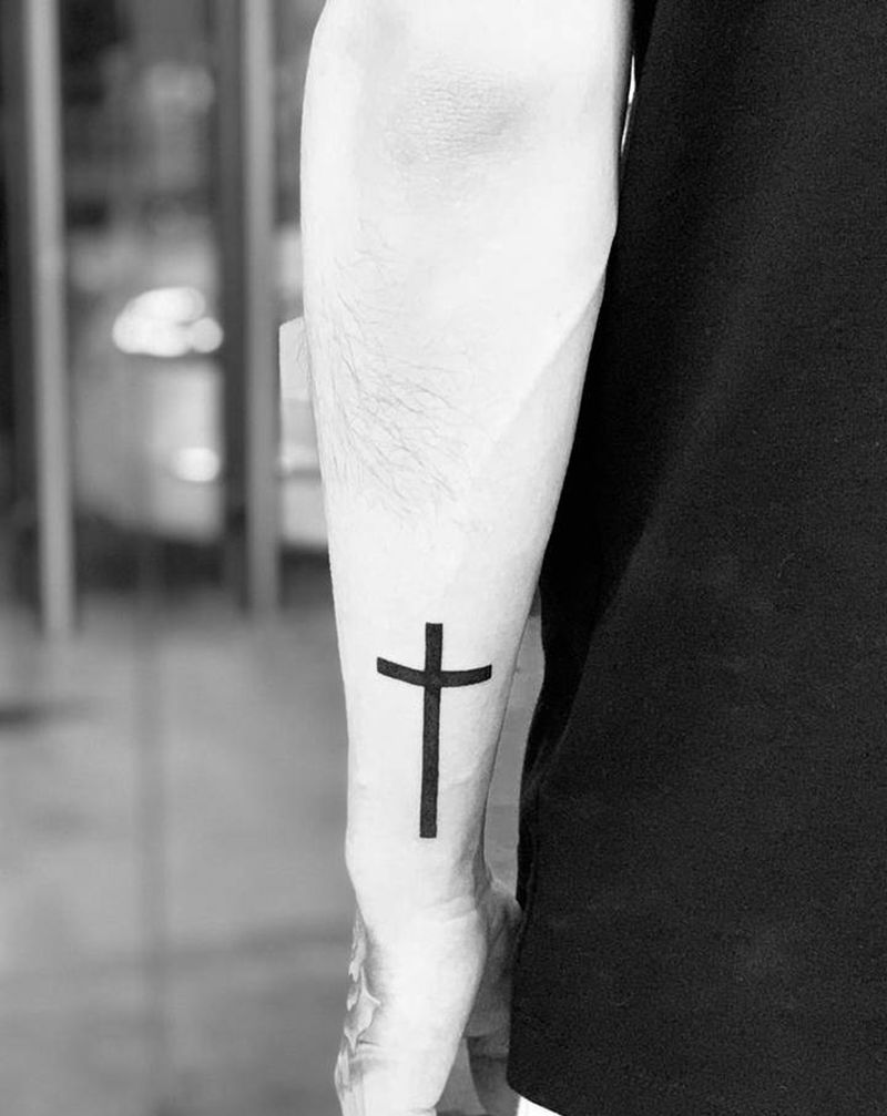 【今日作品更新】 #十字架#纹身图片_手臂图腾十字架纹身图案