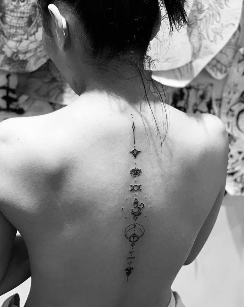 【今日作品更新】 #几何图案#纹身图片_背部几何纹身图案