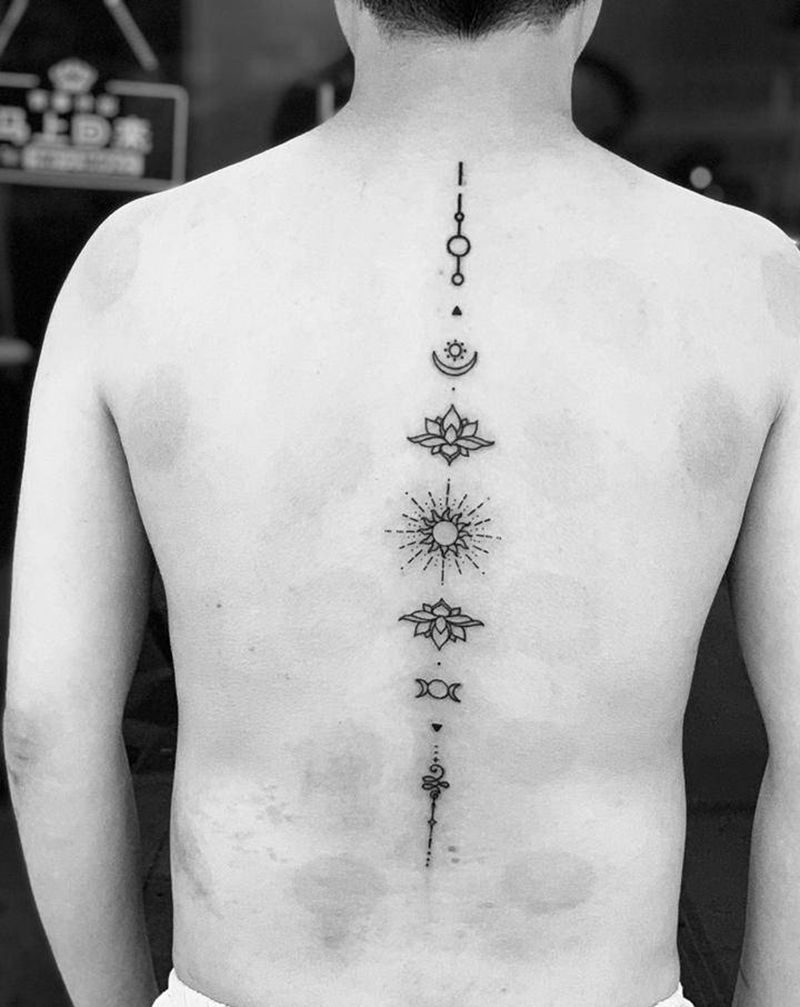 【今日作品更新】纹身图片_背部几何纹身图案