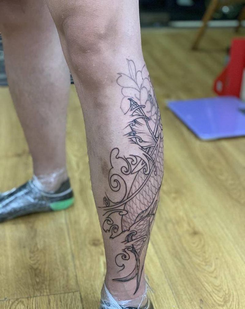 【今日作品更新】 #锦鲤 线条纹身图片_腿部新传统锦鲤纹身图案