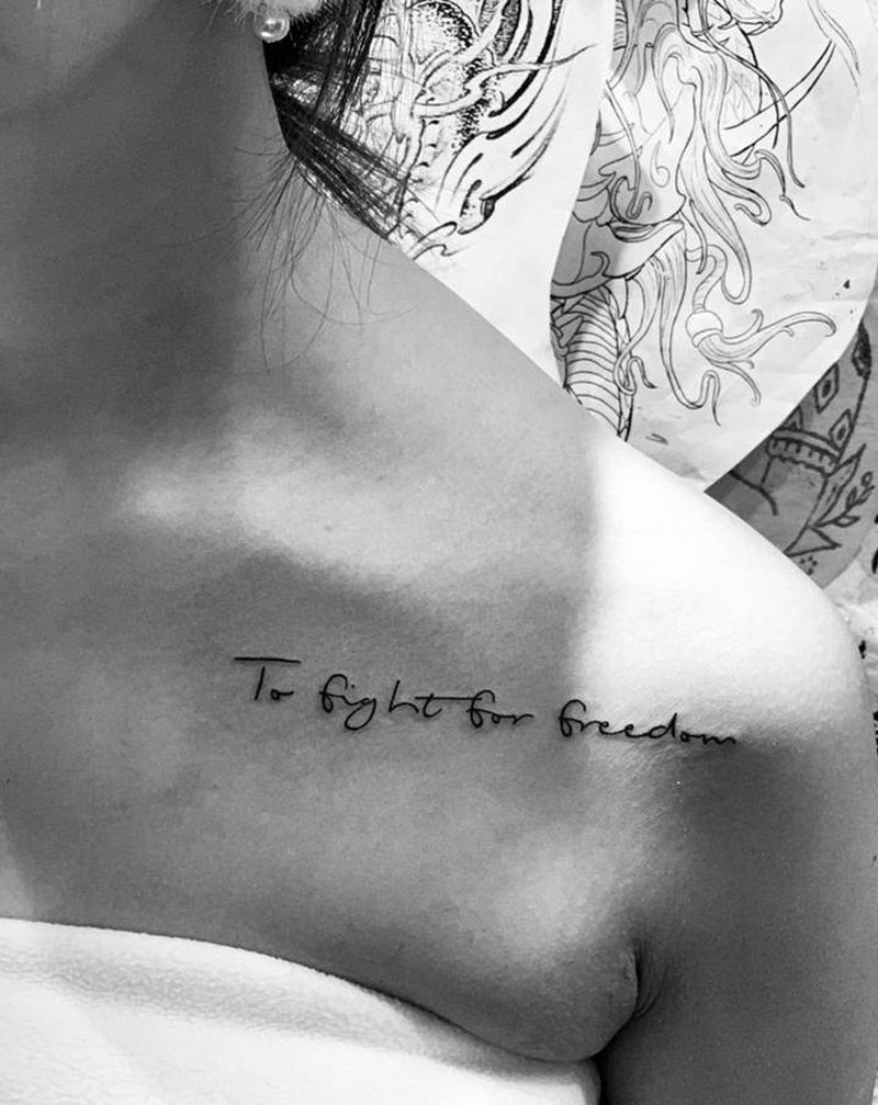 #今日作品更新# #花体英文字纹身图片_胸部花体字花体字纹身图案