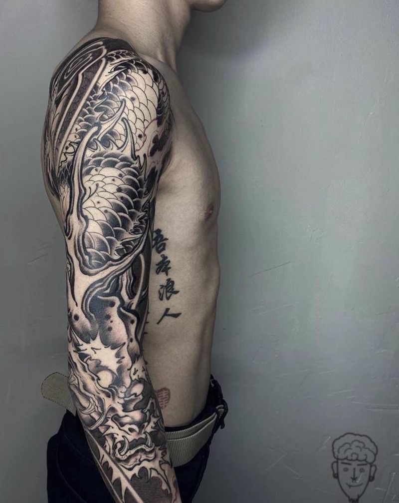 龙臂未完❎纹身图片_手臂新传统龙纹身图案