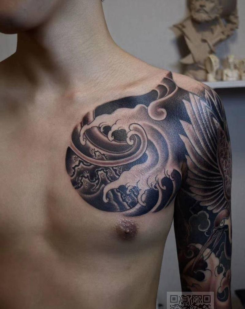 衔接半甲纹身图片_胸部新传统纹身图案