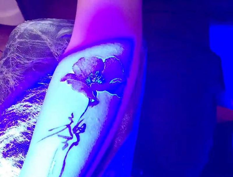 #今日作品更新#荧光水墨 樱花纹身图片_手部水墨樱花纹身图案