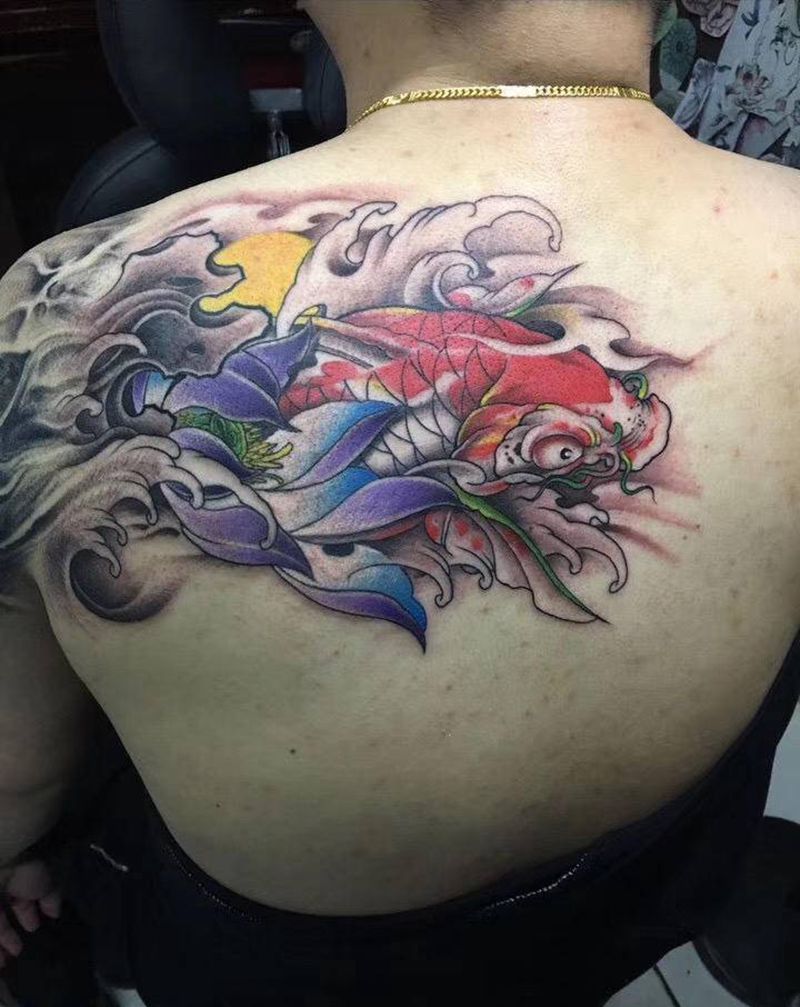 鲤鱼纹身图片_老传统新传统纹身图案
