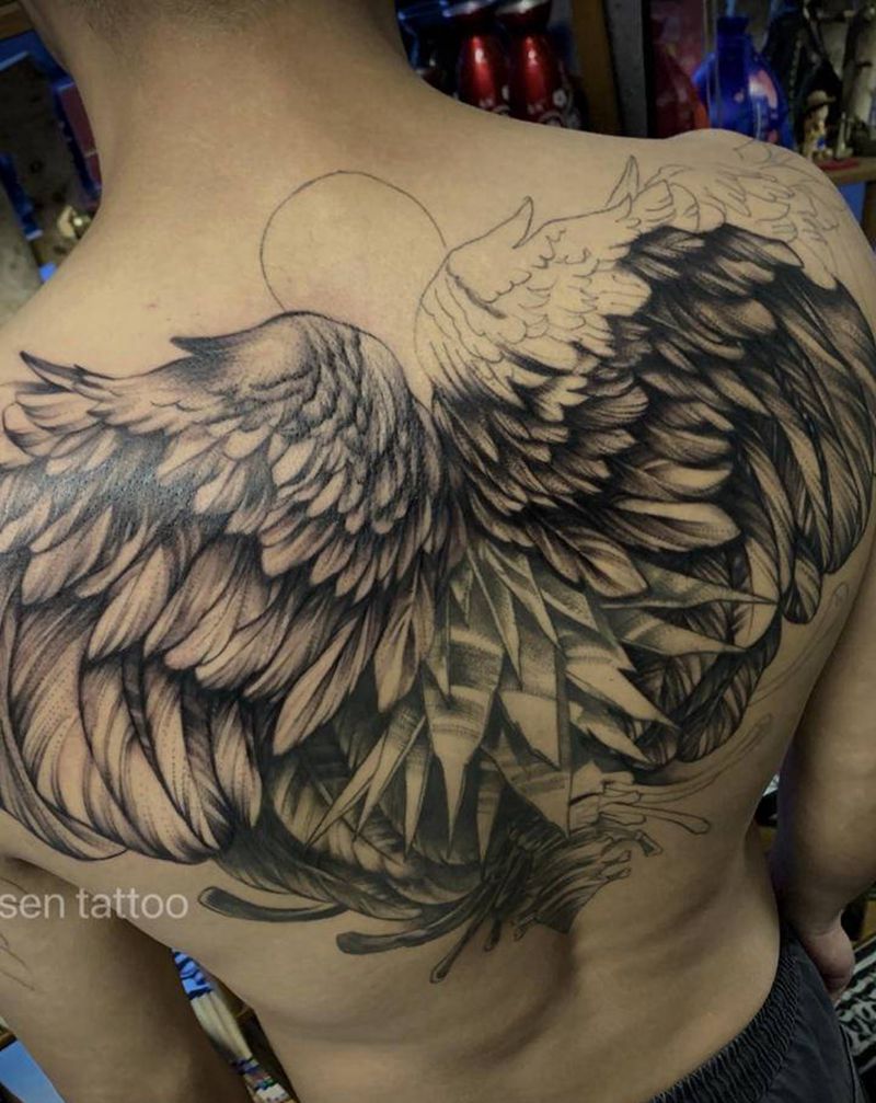 翅膀纹身图片_欧美写实点刺纹身图案