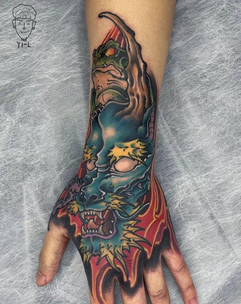 ⚔️ 新传统手背纹身图片_手部新传统龙 青蛙纹身图案