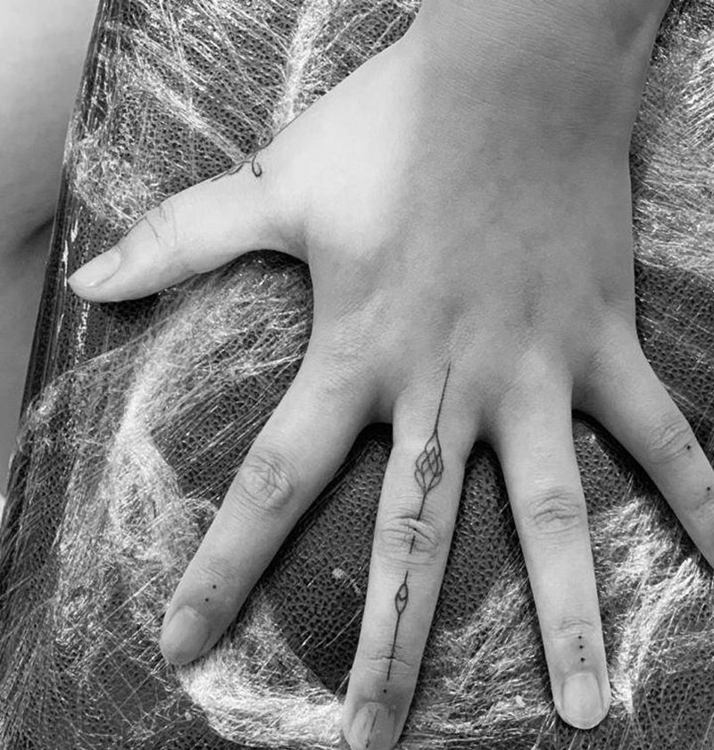 今日作品更新 #耗时29分钟纹身图片_手部几何纹身图案