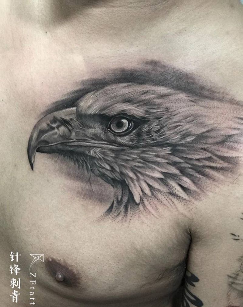 老鹰纹身图片_胸部欧美写实纹身图案