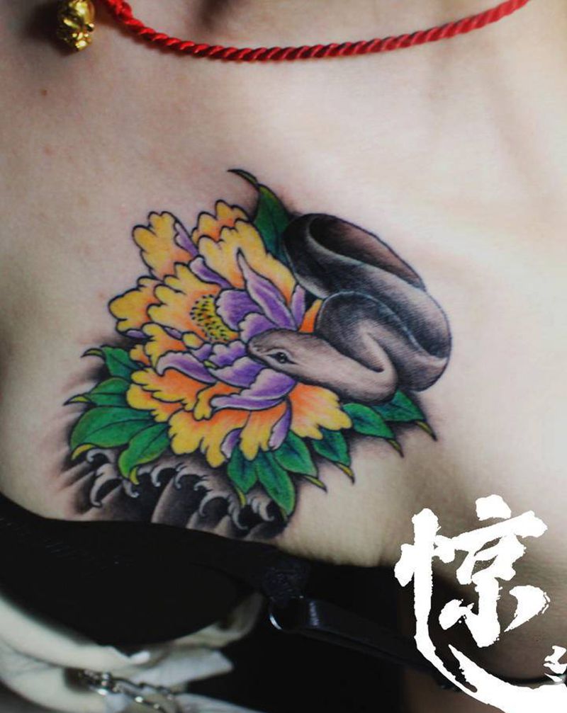 遮盖纹身图片_胸部新传统纹身图案