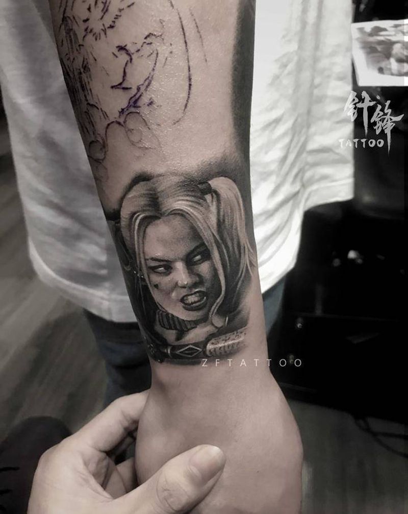 小丑女纹身图片_手臂欧美写实纹身图案
