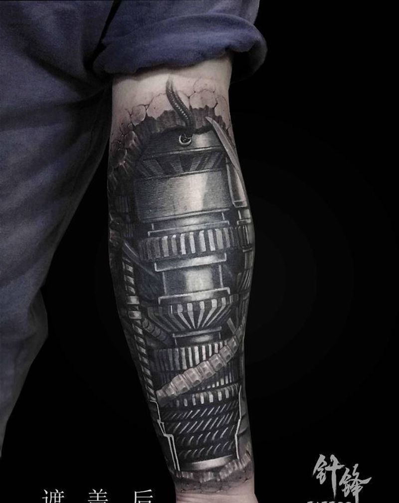 机械臂纹身图片_手臂欧美写实遮盖类纹身图案