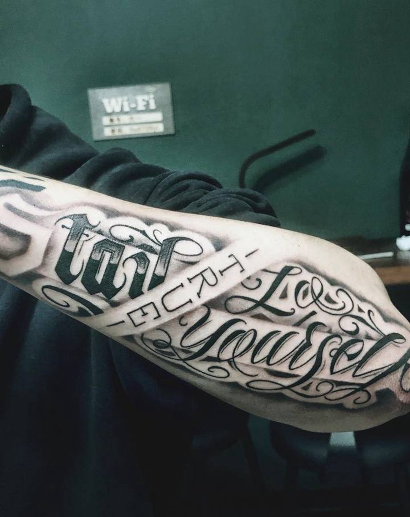 花体字纹身图片_手臂花体字纹身图案