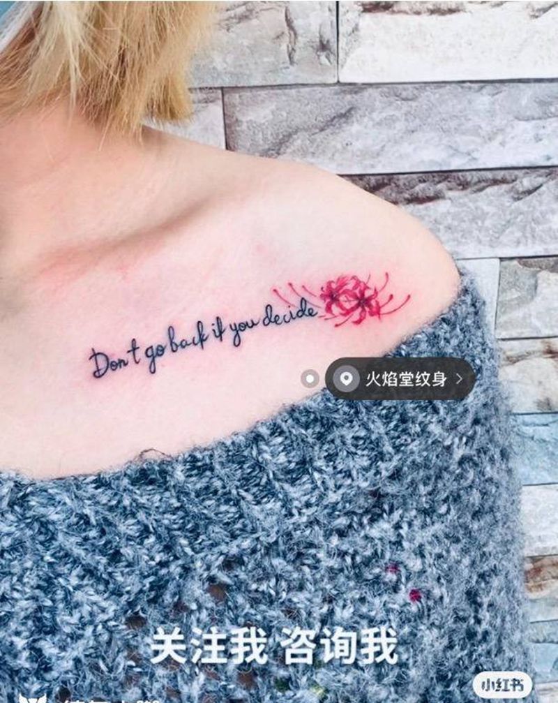 字母彼岸花纹身图片_胸部纹身图案