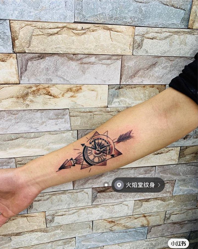 个性指南针纹身图片_手臂纹身图案