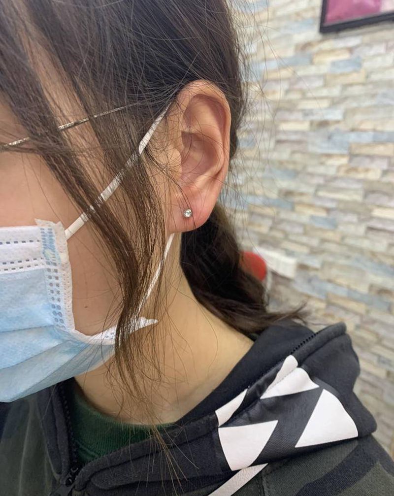 穿耳纹身图片_穿孔纹身图案