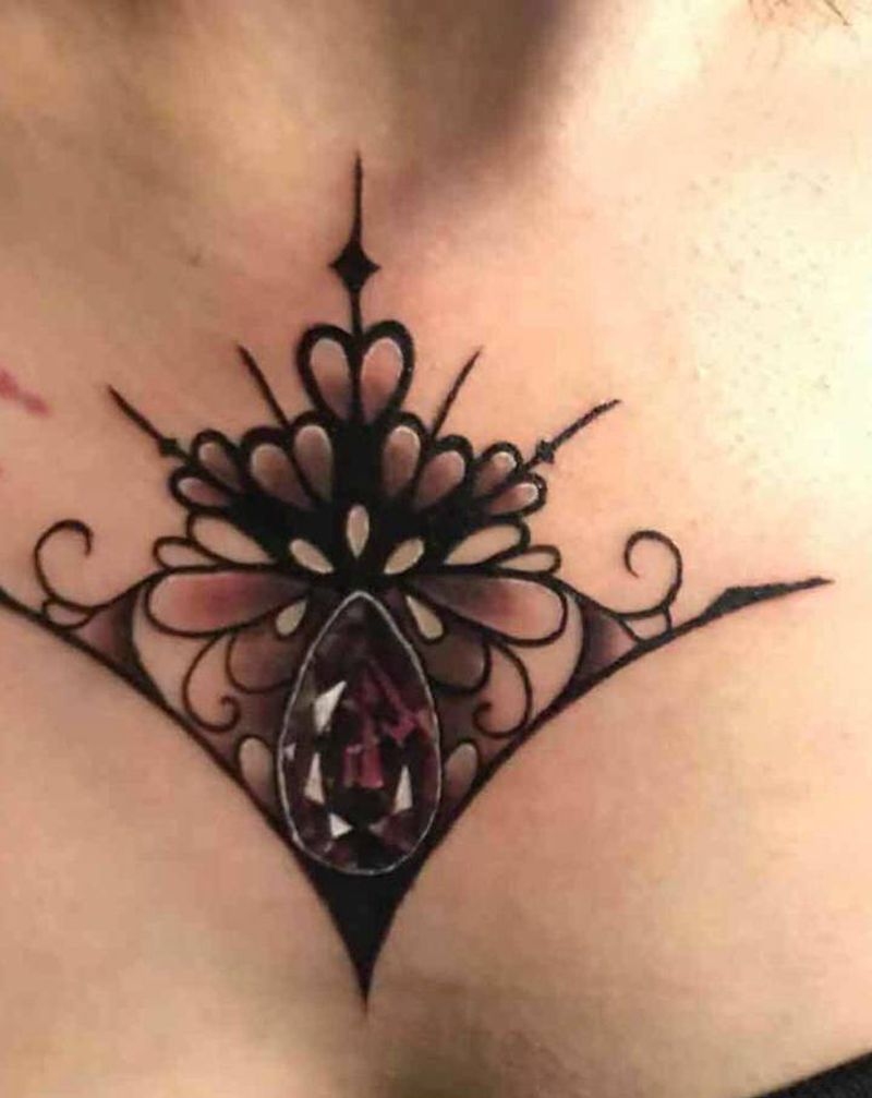 割线作品纹身图片_胸部纹身图案