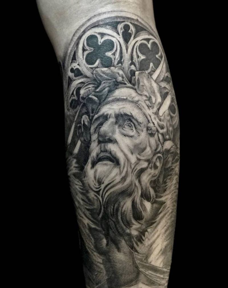 欧美雕塑纹身图片_腿部欧美写实纹身图案