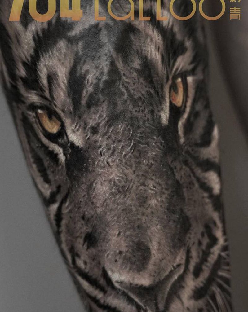 虎头纹身图片_腿部欧美写实纹身图案