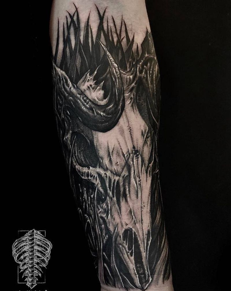 草丛里的秘密纹身图片_暗黑纹身图案