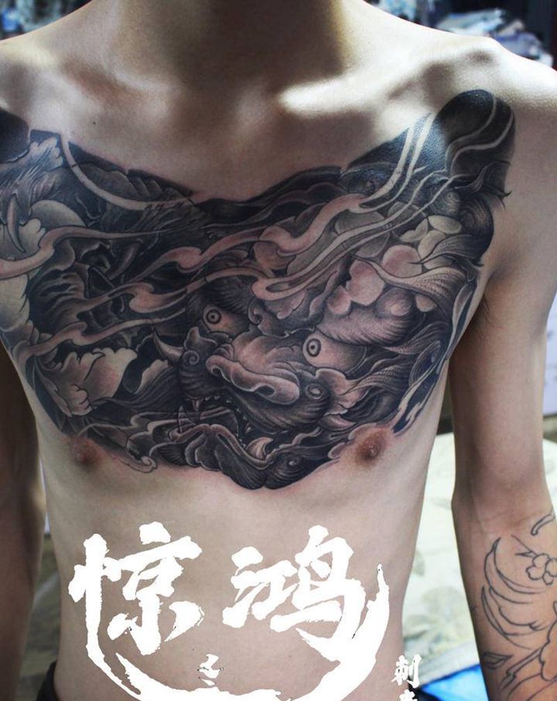 唐狮花胸纹身图片_胸部新传统纹身图案