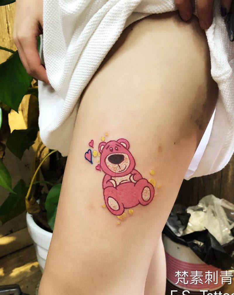 草莓熊纹身图片_腿部Old School纹身图案
