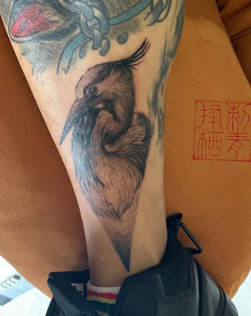 鹤纹身图片_腿部欧美写实纹身图案
