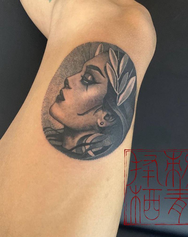 人像纹身图片_腿部欧美写实纹身图案