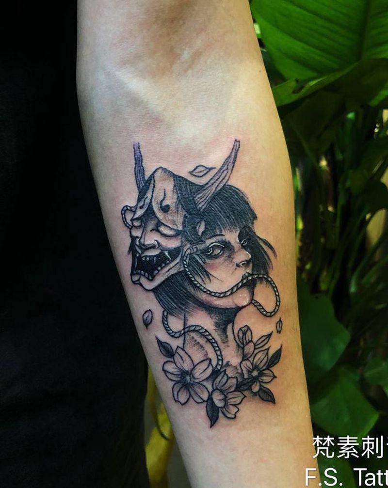 艺伎纹身图片_手部点刺纹身图案