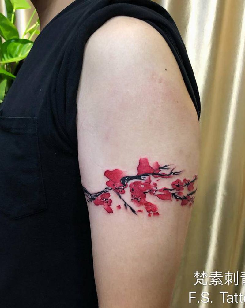 梅花纹身图片_手臂水墨纹身图案