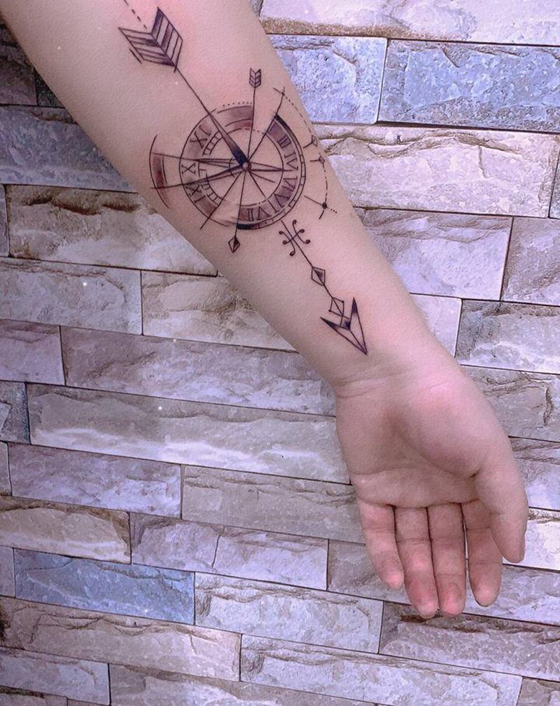 个性指南针纹身图片_手部新传统纹身图案
