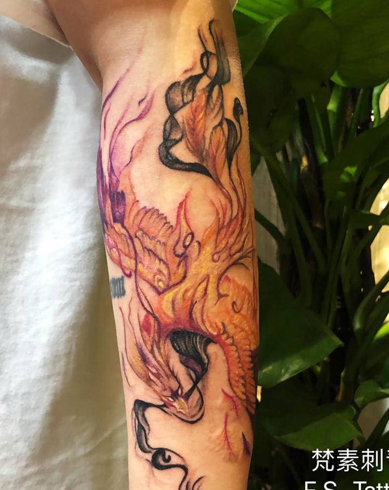 凤凰纹身图片_手臂水墨纹身图案