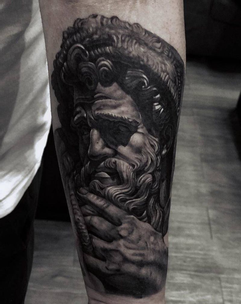 宙斯纹身图片_手臂欧美写实纹身图案