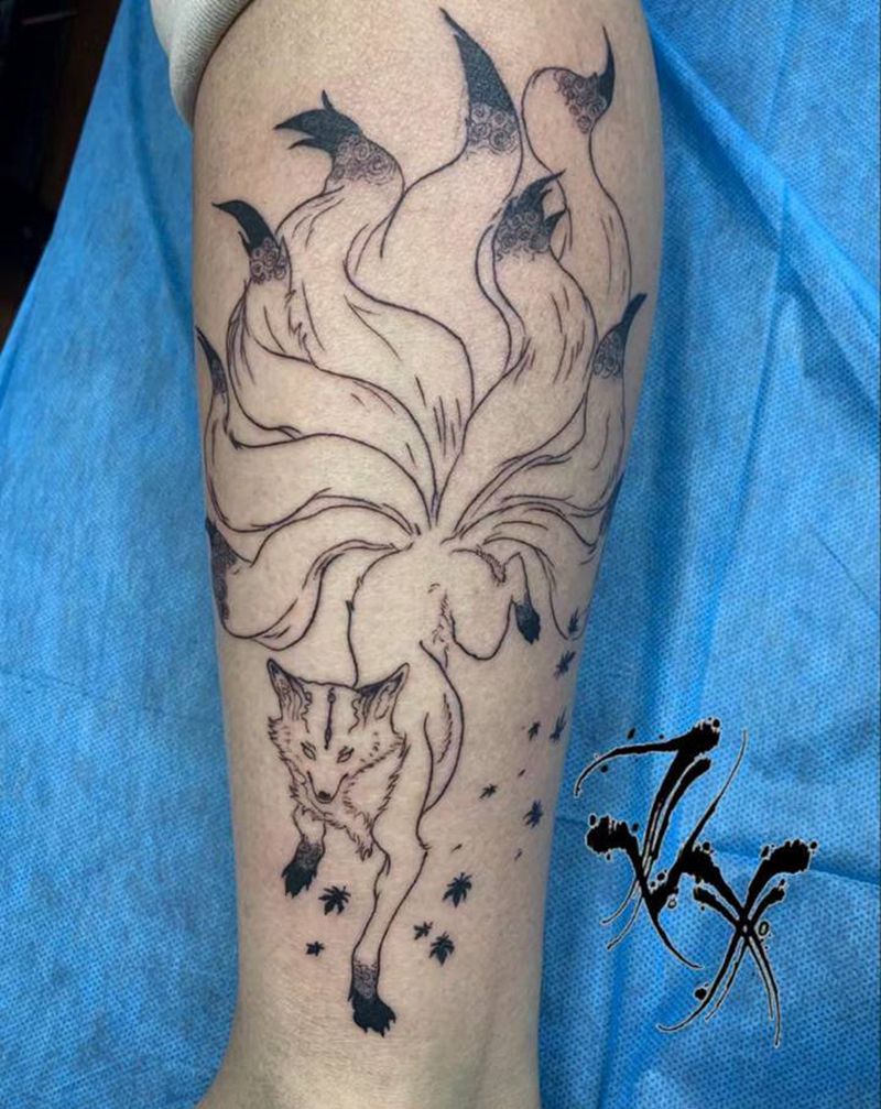 九尾狐纹身图片_腿部纹身图案