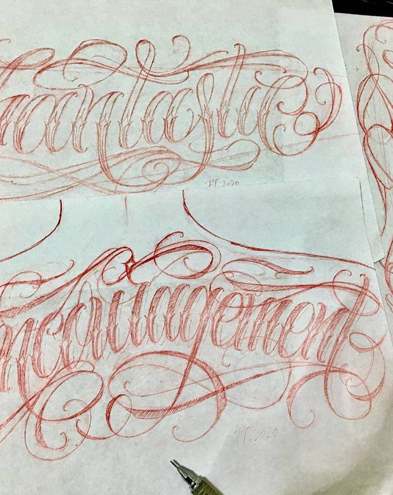 花体字设计纹身图片_背部手臂花体字字母设计纹身图案