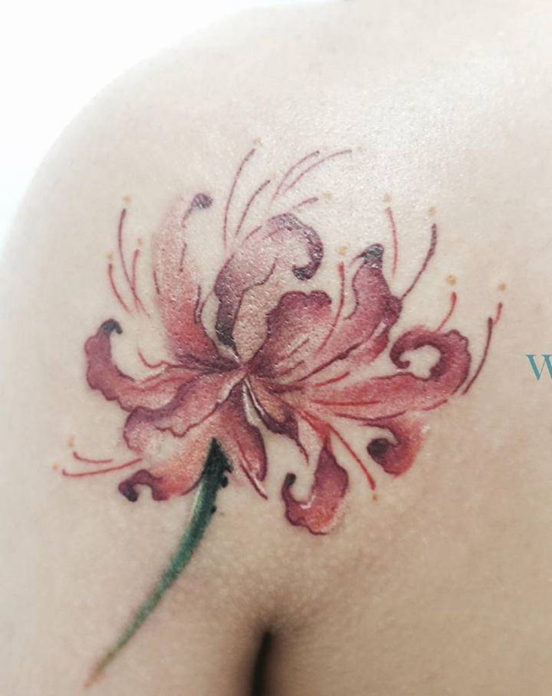 曼珠沙华纹身图片_肩部背部水彩彼岸花纹身图案